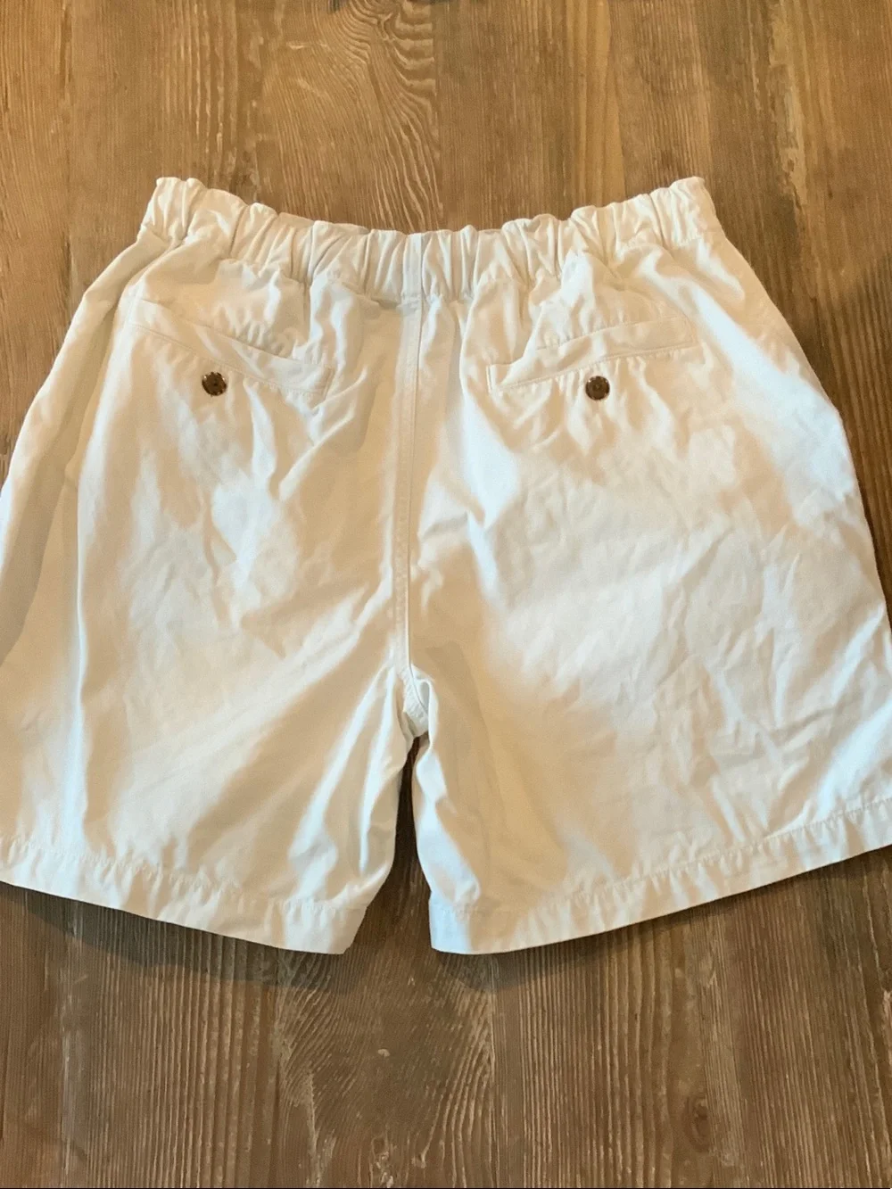 Tommy Bahama Men's cotton White Cargo Shorts with Patch Pocket